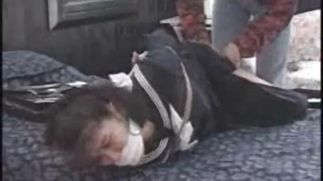 فاحشه کانال تلگرام سوپر سکسی های عالی ، آدریانا چچیک و اما هیکس ، زمین بازی دیجیتال را با خوش شانس به اشتراک می گذارند